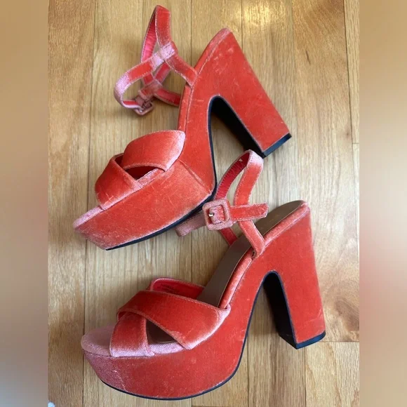 Platform Velvet Sandals in Sandbar Orange size 8 - Picture 2 of 8